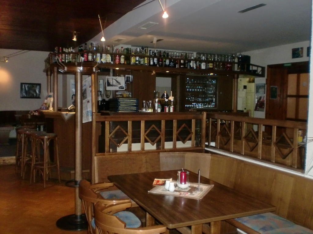 Hotel & Restaurant "Zum Firstenstein" Konigshain Exteriör bild